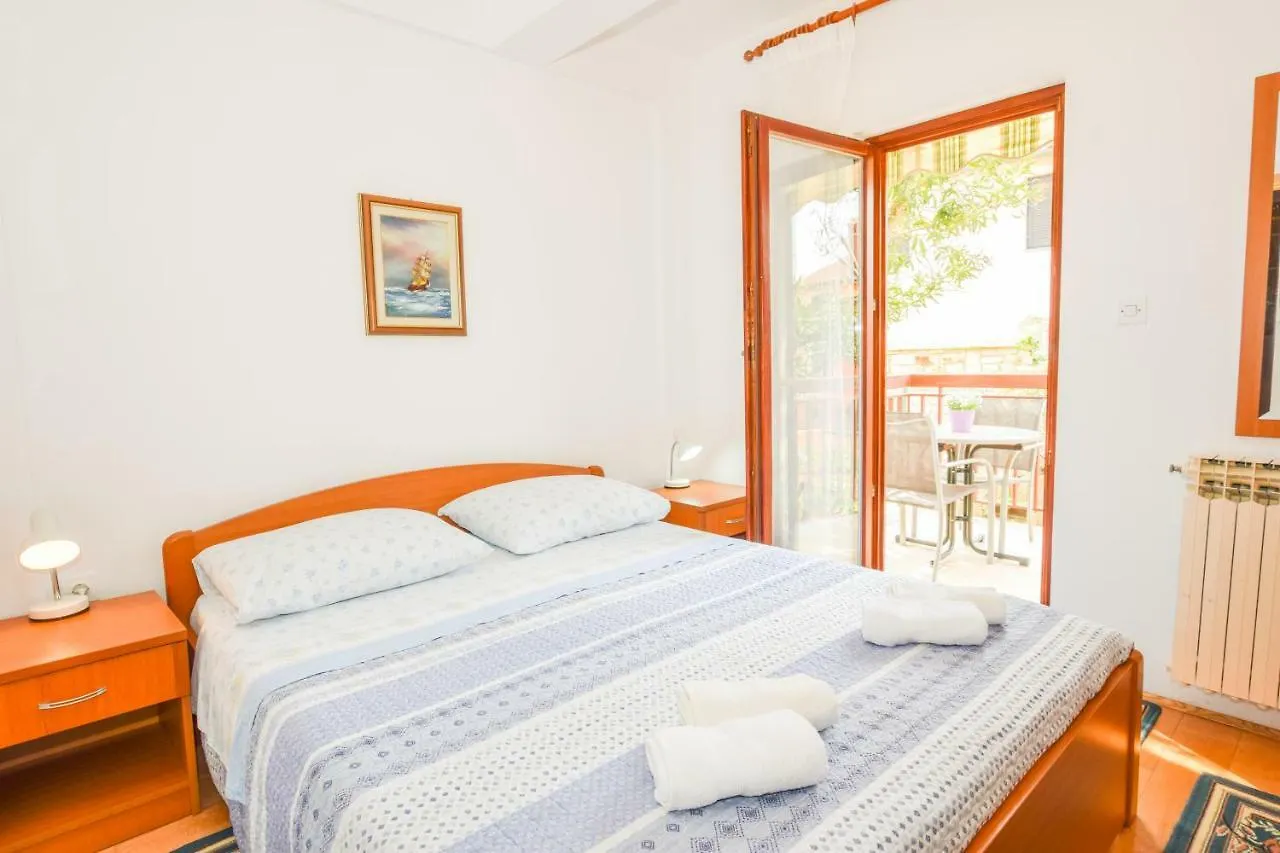 Apartment Darinka Pula