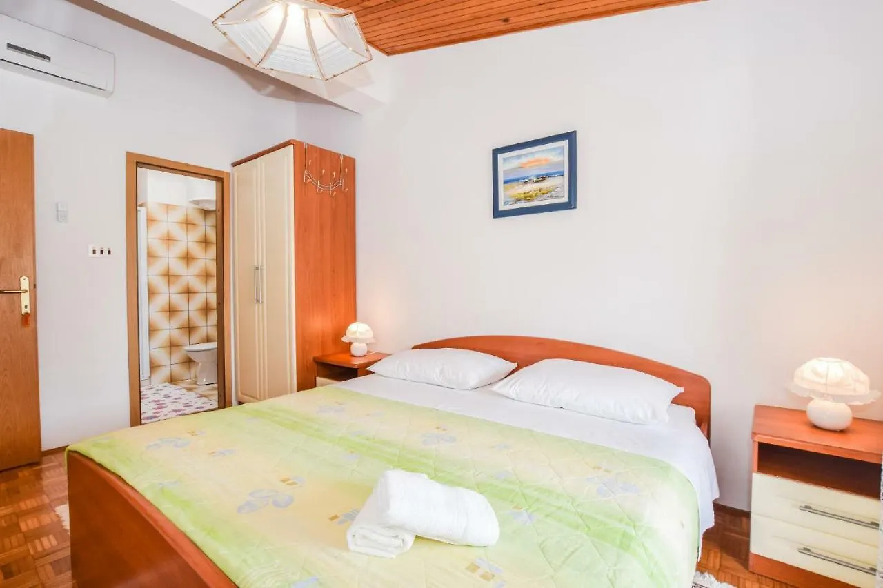 Apartment Darinka Pula 0*,  Croatia