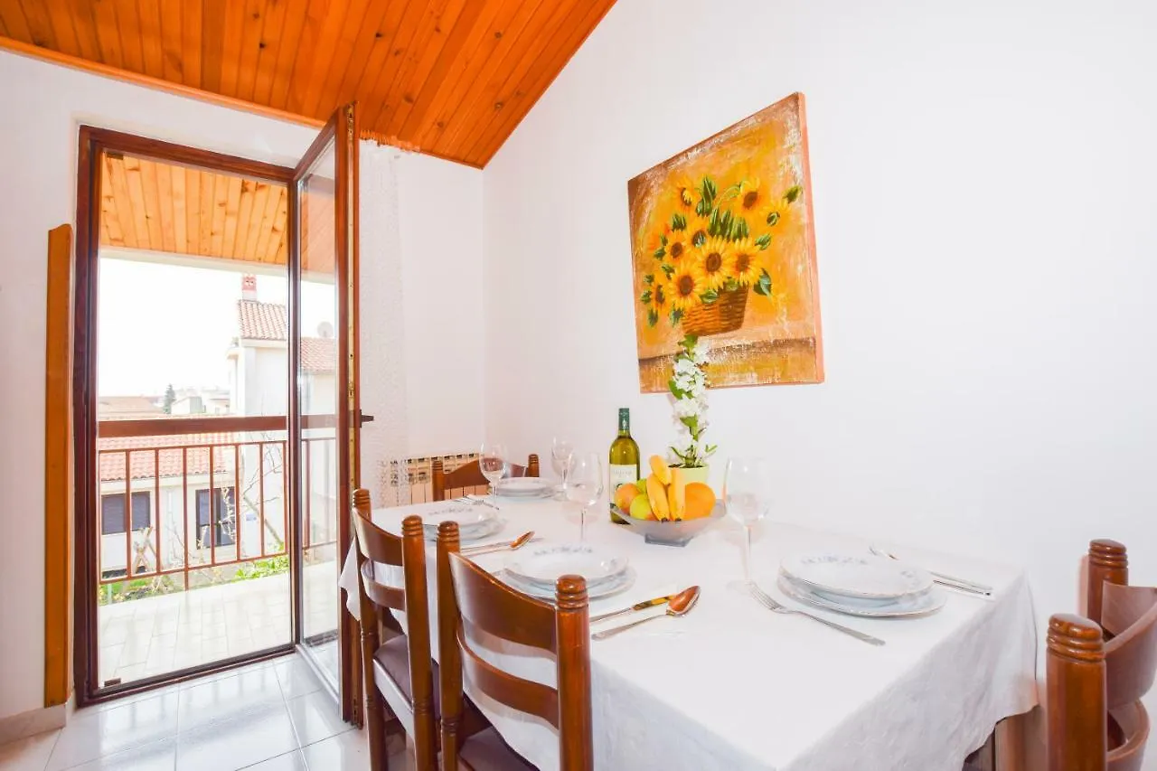 Apartment Darinka PUY  풀라